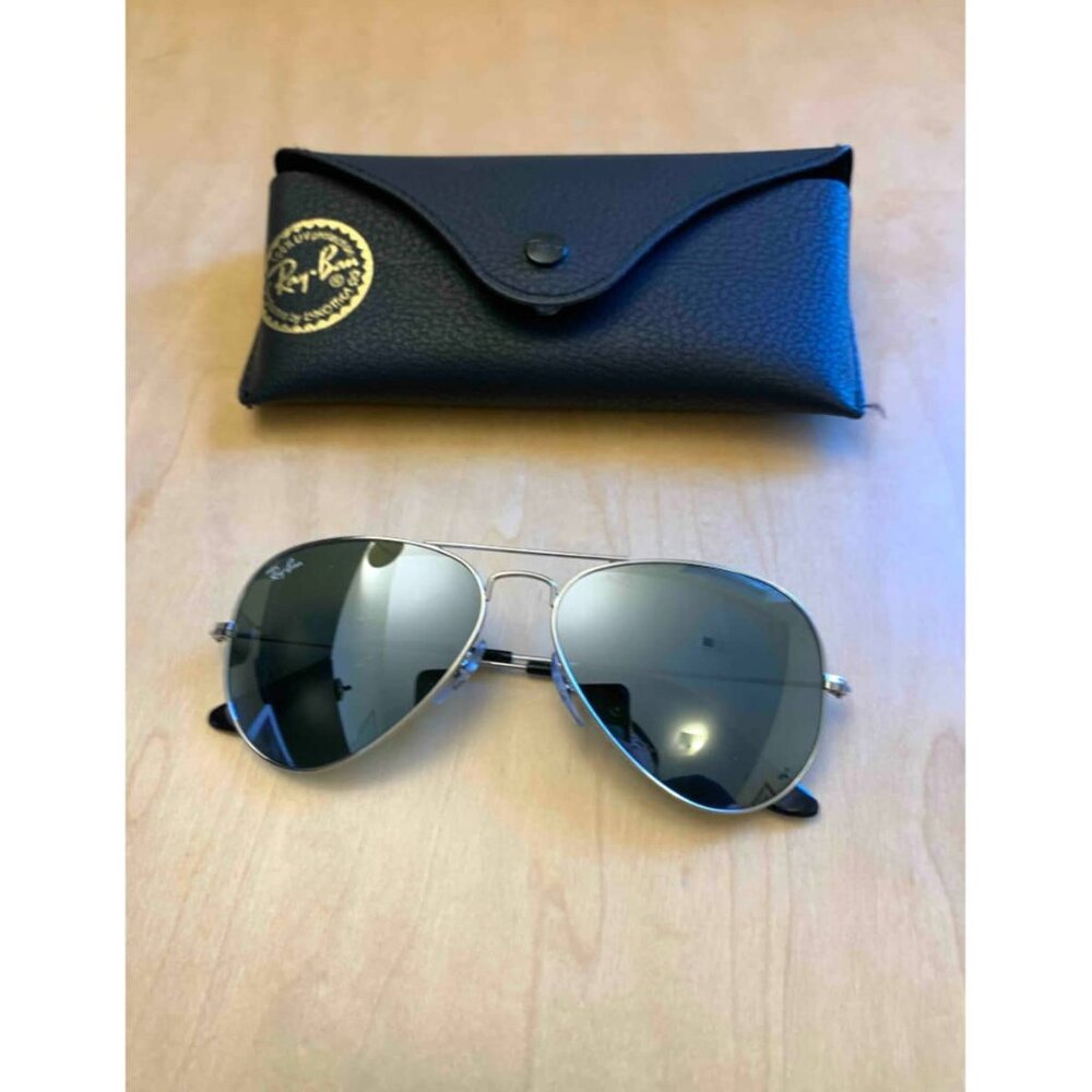 Rayban Aviator Sunglasses - Black and Silver